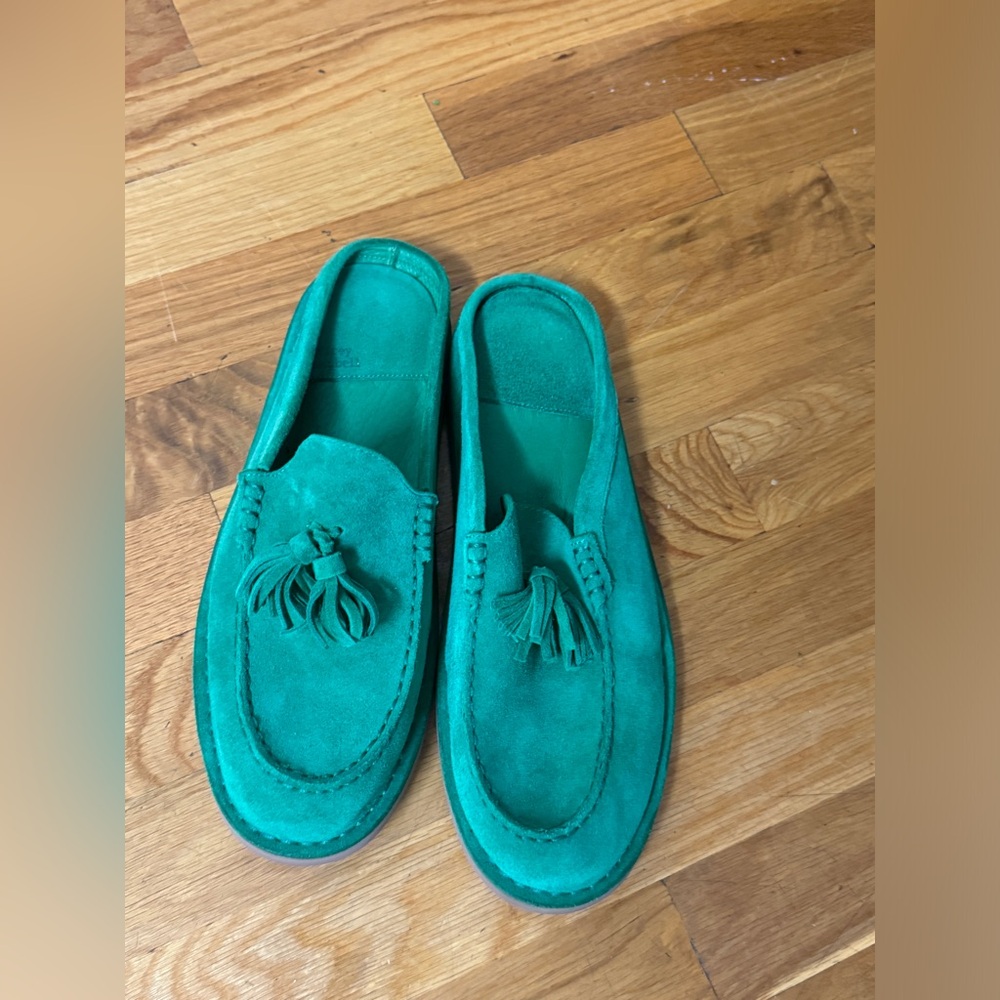 Jeffrey Campbell Wrkathome Loafer Mule.
Green Suede size 9